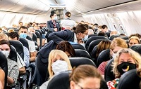 pasajeros avión mascarillas covid