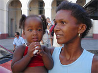 mama y niña cubana