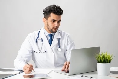 información referencia médica laptop médico