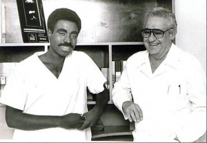 Dr. Noel González Jiménez y el paciente Jorge Hernández Ocaña